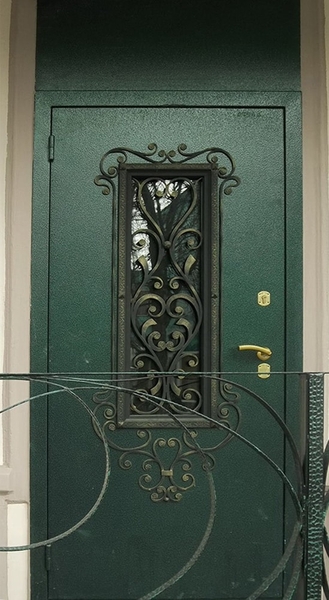 Однопольная дверь с фраумугой