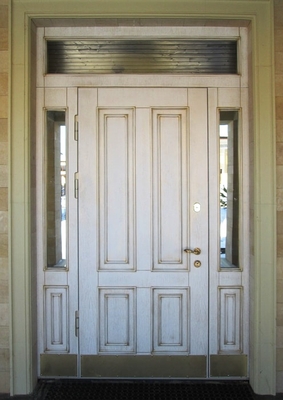 Монтаж парадной двери с патиной для коттеджа в Королеве