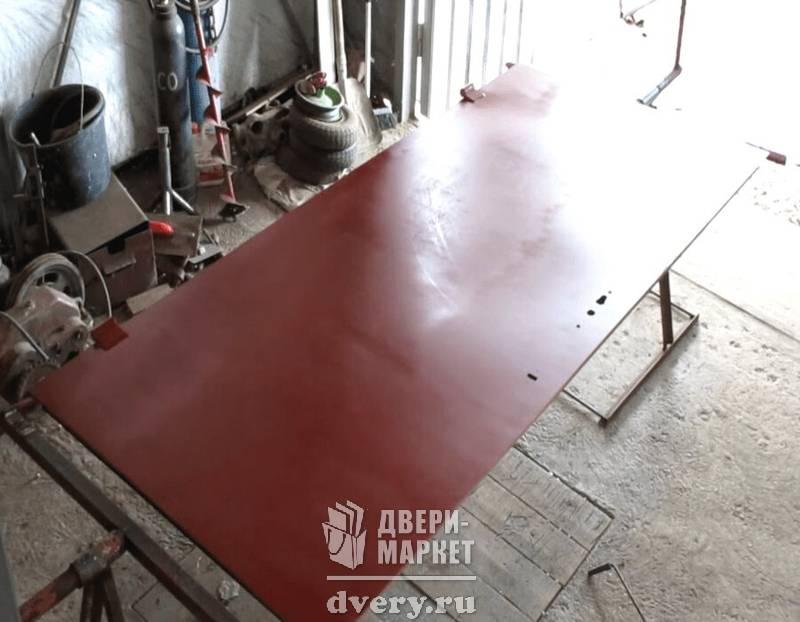 Как и чем покрасить металлическую дверь своими руками?